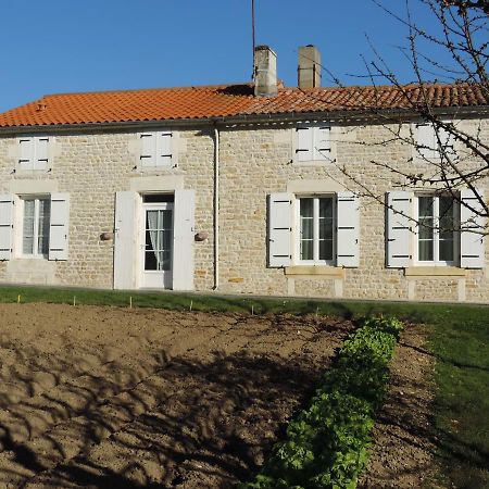 Gite De L'Aubree 17 Puy-du-Lac 外观 照片