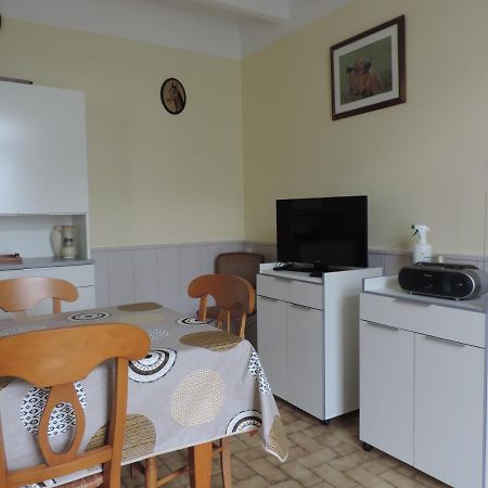 Gite De L'Aubree 17 Puy-du-Lac 外观 照片